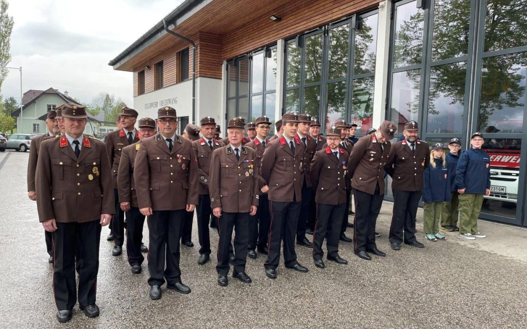 Traditionelle Floriani-Feierlichkeiten mit anschließender 57. Gemeinsamer Jahreshauptversammlung der Feuerwehren der Marktgemeinde Scharnstein