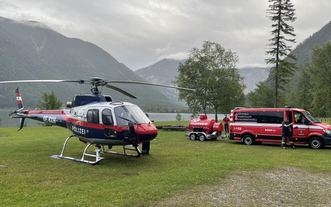 Betankungseinsatz für Polizeihubschrauber in Hallstatt nach Personenrettung