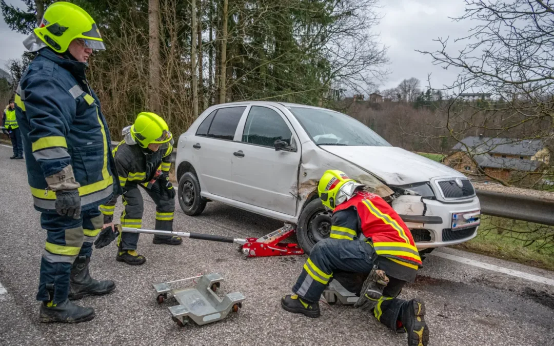 VU Aufräumarbeiten – B120 Scharnsteiner Straße